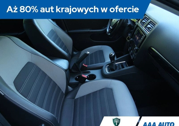 Volkswagen Jetta cena 43000 przebieg: 178493, rok produkcji 2015 z Brzeg małe 254